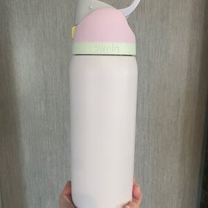 Owala Freesip 32oz Candy Coated